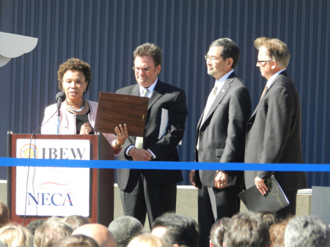 Congresswoman Barbara Lee presented a Resolution from Congress to Byron Benton, Training Director for Alameda County’s JATC; Victor Uno, IBEW 595 Business Manager; and Don Campbell, NECA’s Northern California Chapter Executive Director.